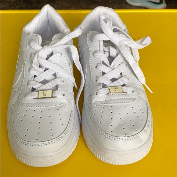 Nike shoes. - Picture 3 of 4